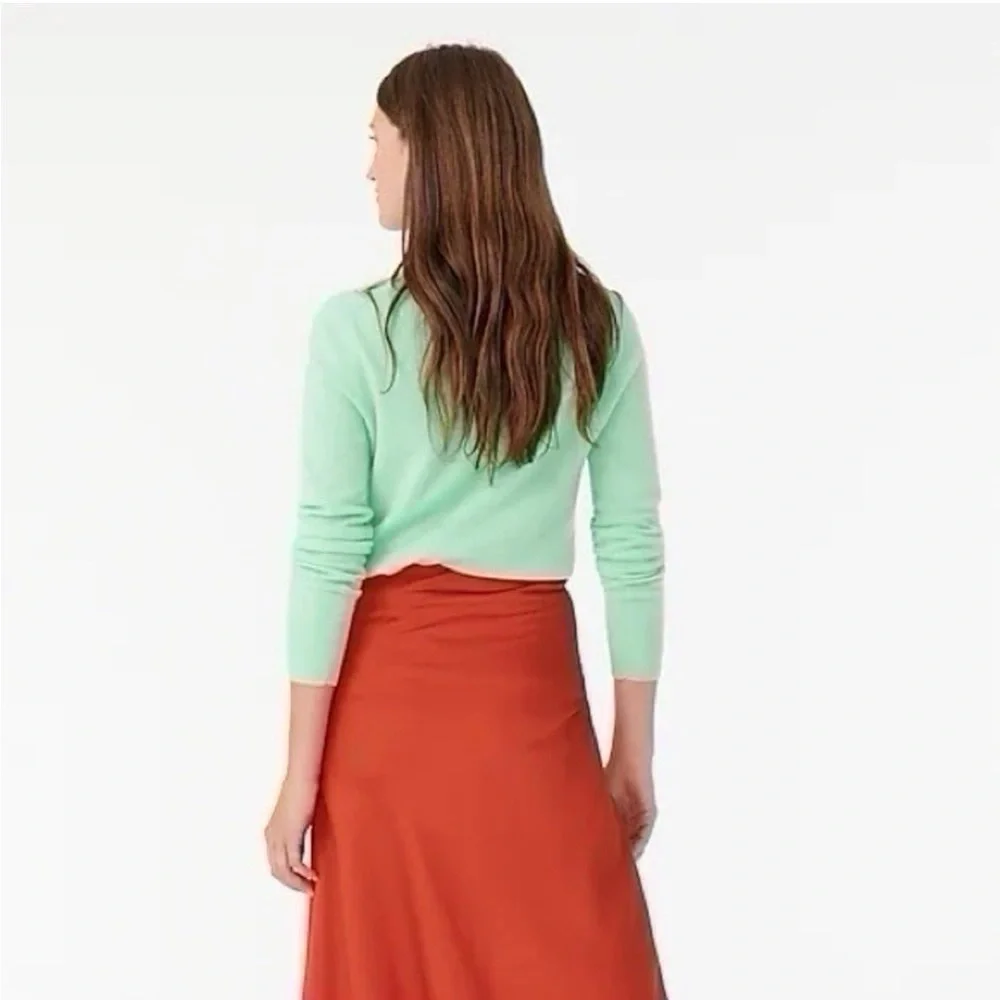 J.Crew Women’s Cashmere Classic Green Crew Neck Sweater - Picture 3 of 7